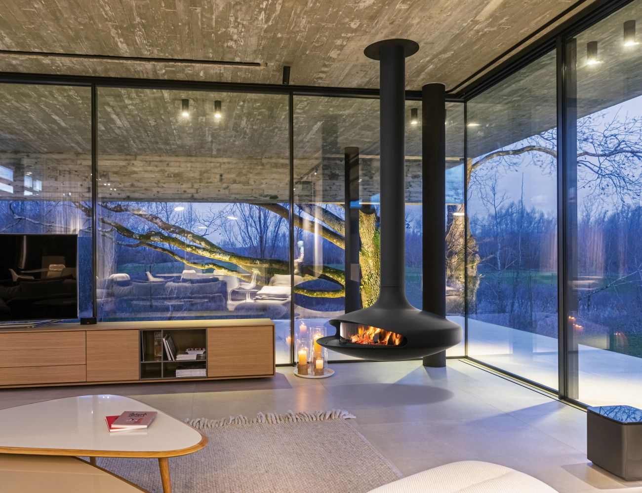 FOCUS-GYROFOCUS-vetrato-A-LEGNA-NERO-OPACO