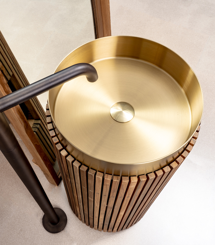 CIPI' COLONNA SHIELD ROUND