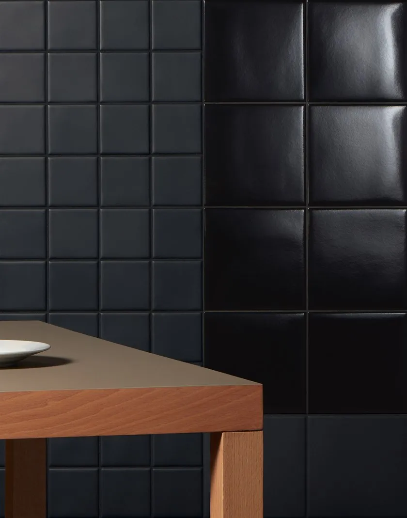 MUTINA-DIN-BLACK-GLOSSY-15x15