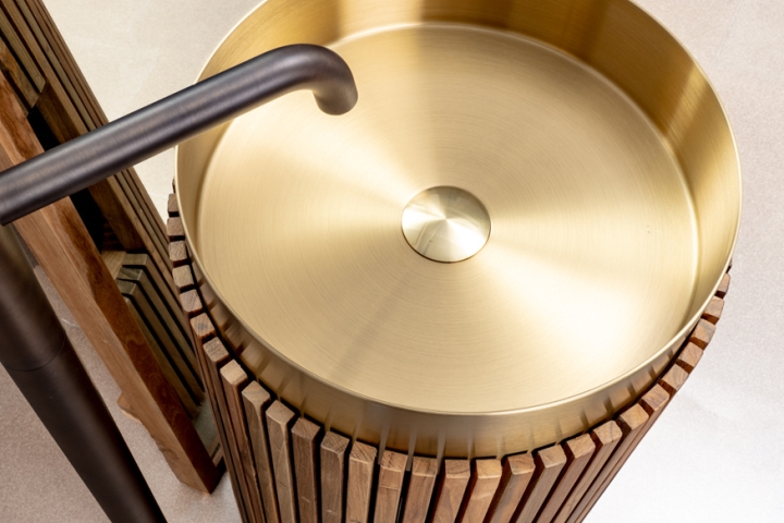 CIPI' COLONNA SHIELD ROUND